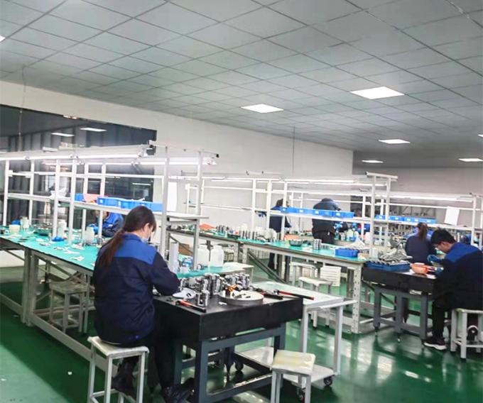 der Maschinerie-Ausrüstungsversorgung Luoyangs Yadian hohe Präzision kreuzte Rollenlager yrt Drehtabellenlagerdünnschnittkugellager